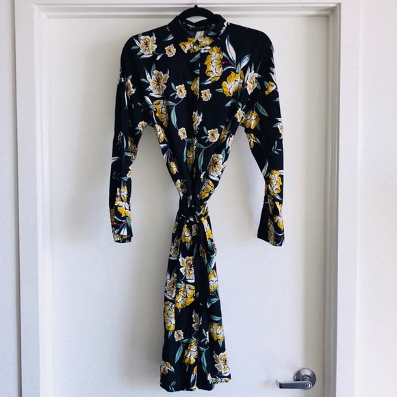 Zara Floral Print Wrap Dress - Picture 4 of 5